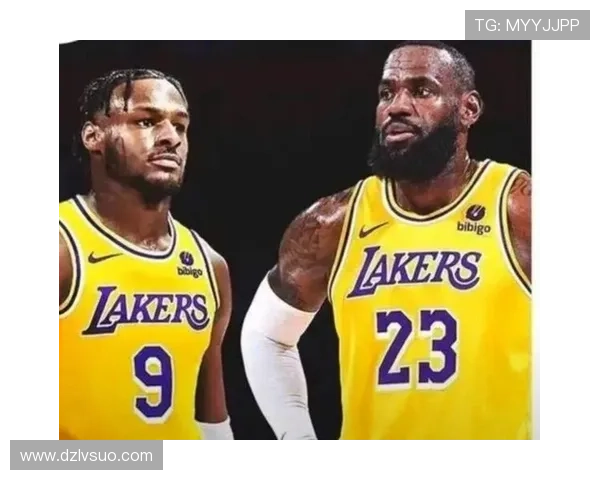 老詹忙碌全家星光闪耀 布朗尼26分布莱斯晋四强 老詹忙碌全家星光闪耀 布朗尼26分布莱斯晋四强